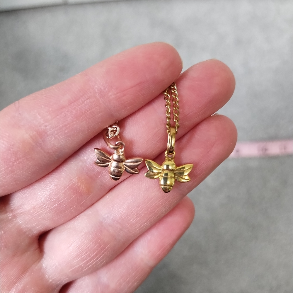 Bee necklace - Picture 7 of 7